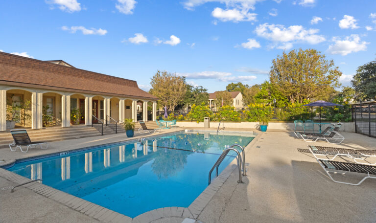 8702 Village Dr, Unit 123